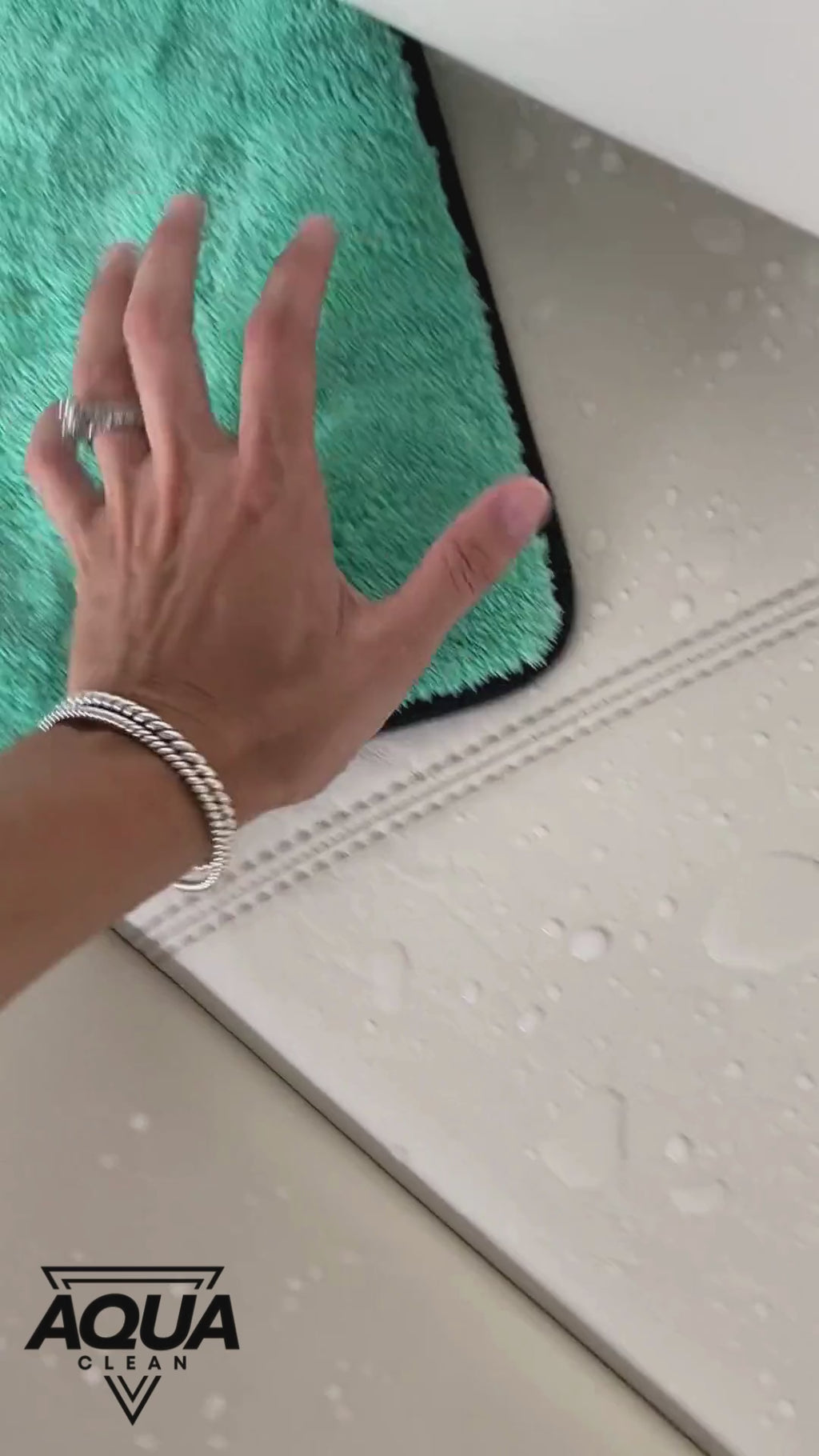 LUX TOWEL